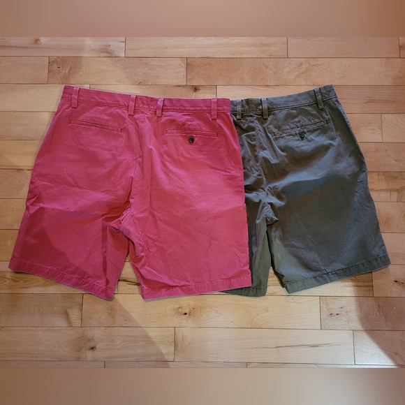 2 pair of Banana Republic men's size 36 shorts, both show some fading - Picture 2 of 5